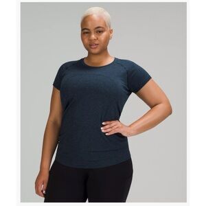 Lululemon Swiftly Tech Short-Sleeve Shirt 2.0
Hip Length